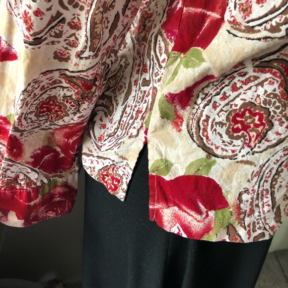 SOLD🟣 Charter Club 100% Cotton Blouse Button Down Floral - Picture 5 of 9